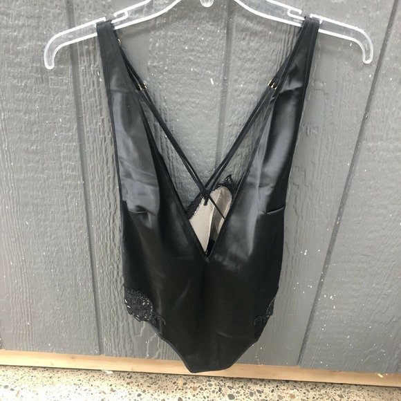Black Lace Bodysuit Victoria Secret Intimate NWT Org $129 - Picture 2 of 5